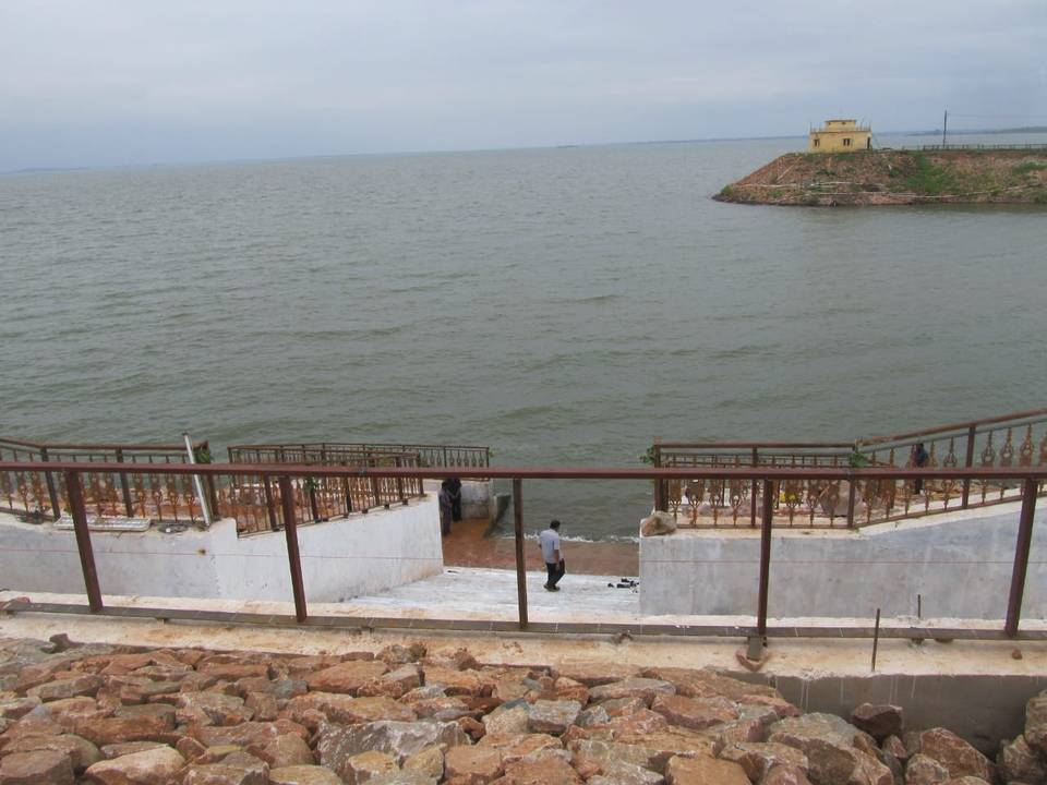Rains at the Western Ghats increase Almatti dam inflow