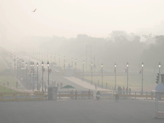 Delhi Rain Likely Oct 24-25 as Western Disturbance Arrives; AQI 222