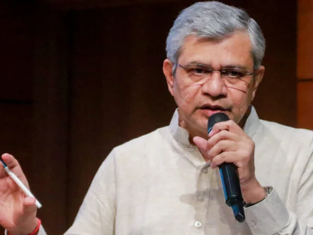 Mobile PLI: ₹19,000 Cr Incentive, ₹3.25 Lakh Cr Taxes, Says Vaishnaw