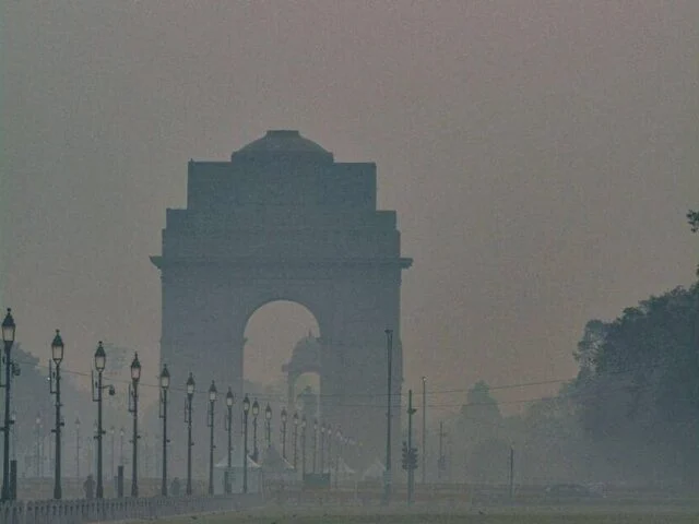 Delhi Air Likely Very Poor Today; Dry Days, Showers Return Oct 24