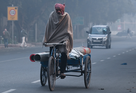 Delhi Records Coldest October Night at 17.1°C; Air Set to Turn Poor
