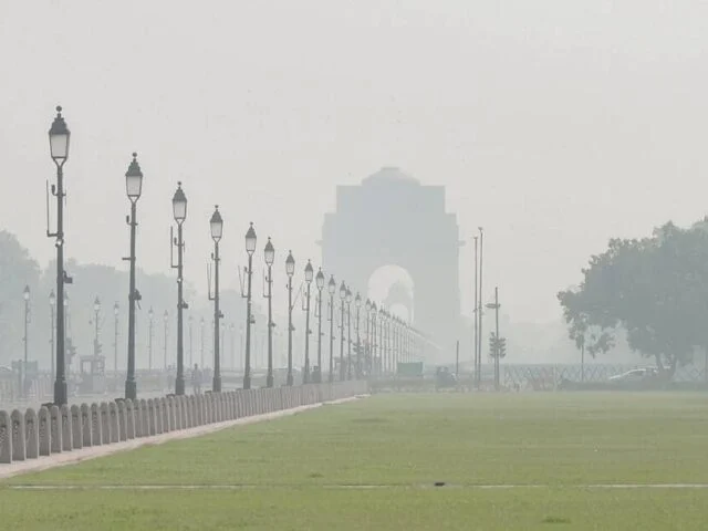 Delhi Air Quality Moderate at 191; Dry, Partly Cloudy Sunday