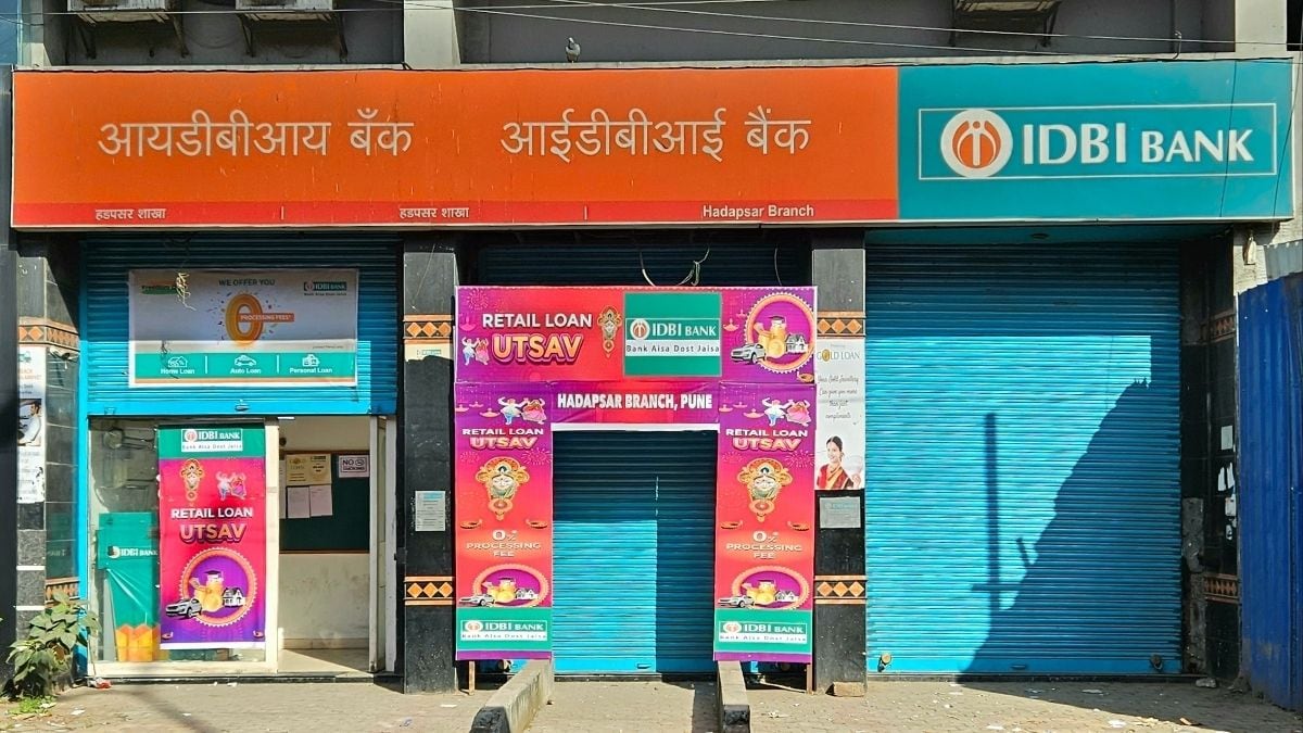 IDBI Bank branch signage
