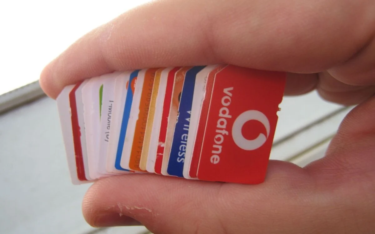 SIM cards of Indian telecom operators Jio, Airtel and Vi
