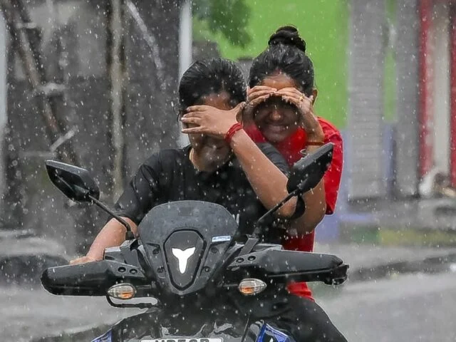 Kolkata Rain on Oct 28-29 as Cyclone Arnab Passes; No Direct Hit